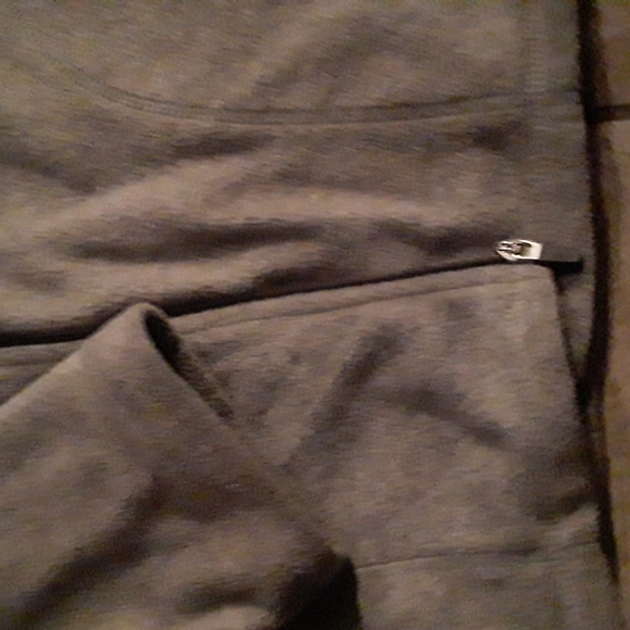 Fleece - Picture 5 of 7